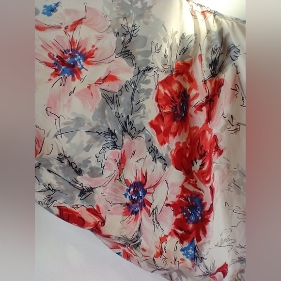 CABI SILK BLOUSE - Picture 7 of 8